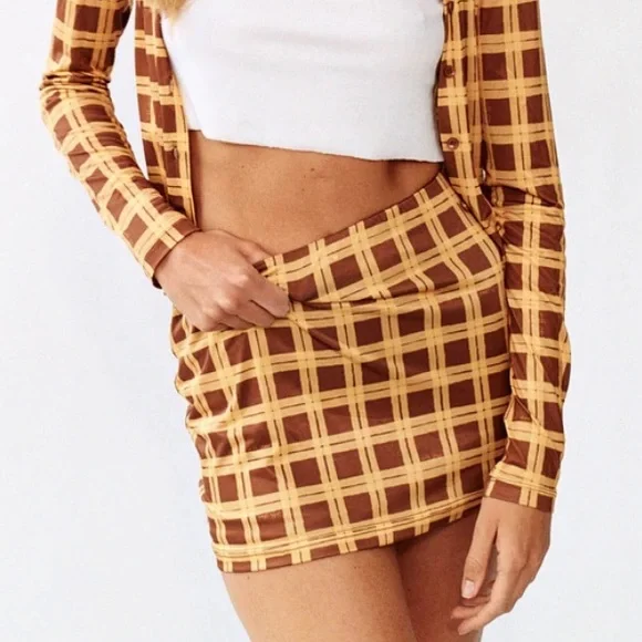 NWT With Jean Miles mini skirt - Picture 2 of 9